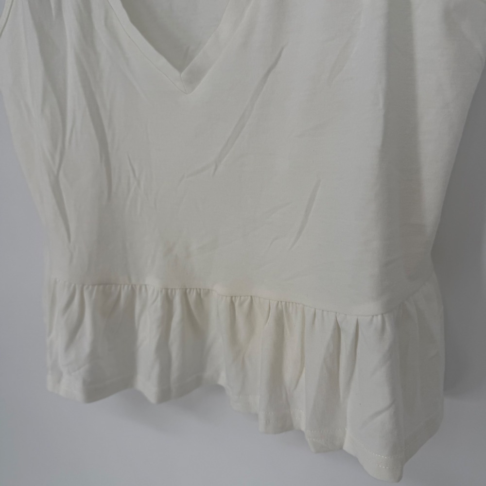 LULUS KINSEY WHITE V-NECK RUFFLED CROP TOP SMALL NWT COQUETTE PLAYFUL PLUNGING - Picture 5 of 9